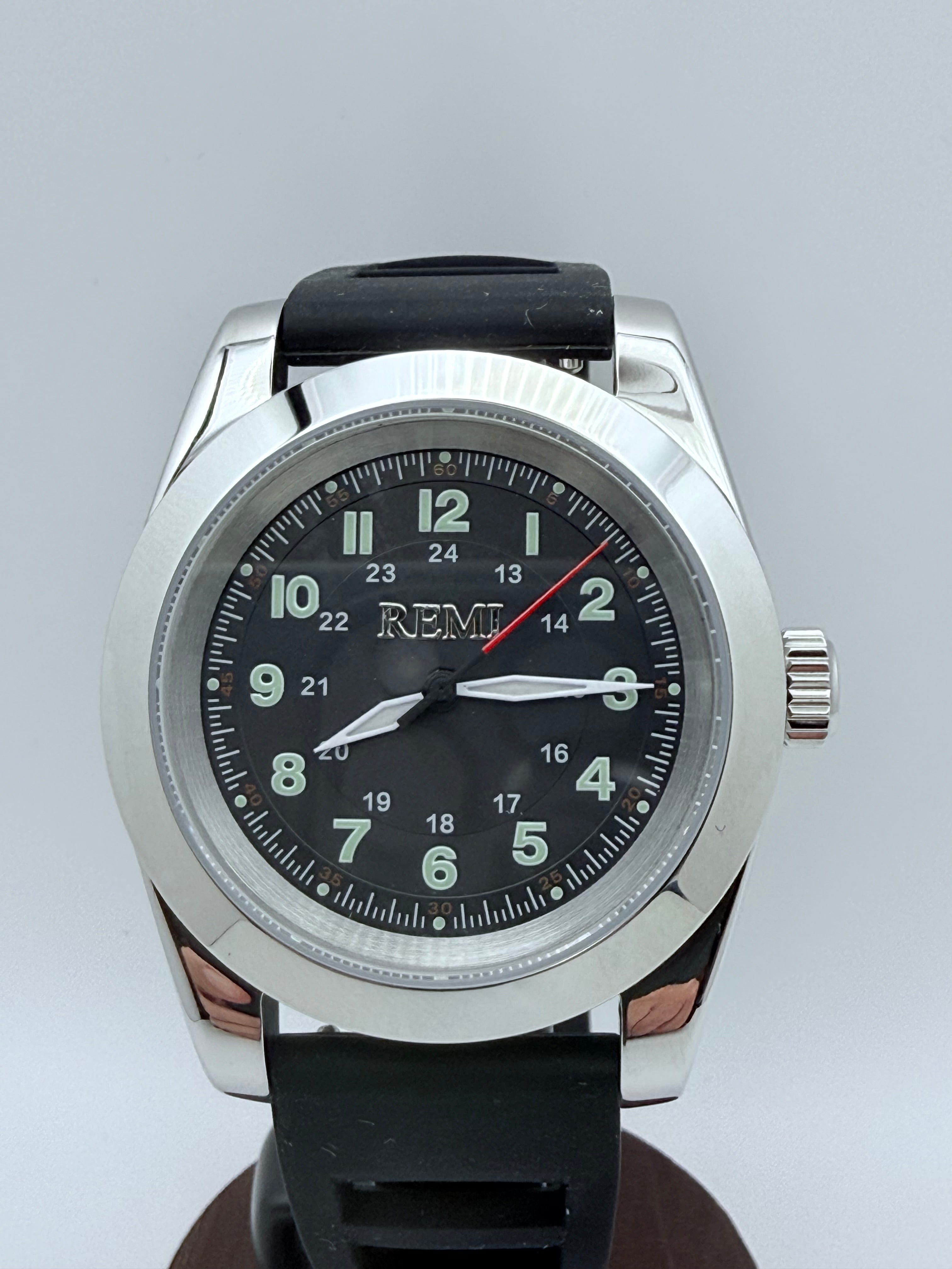 Trekker Field - Quartz - Black