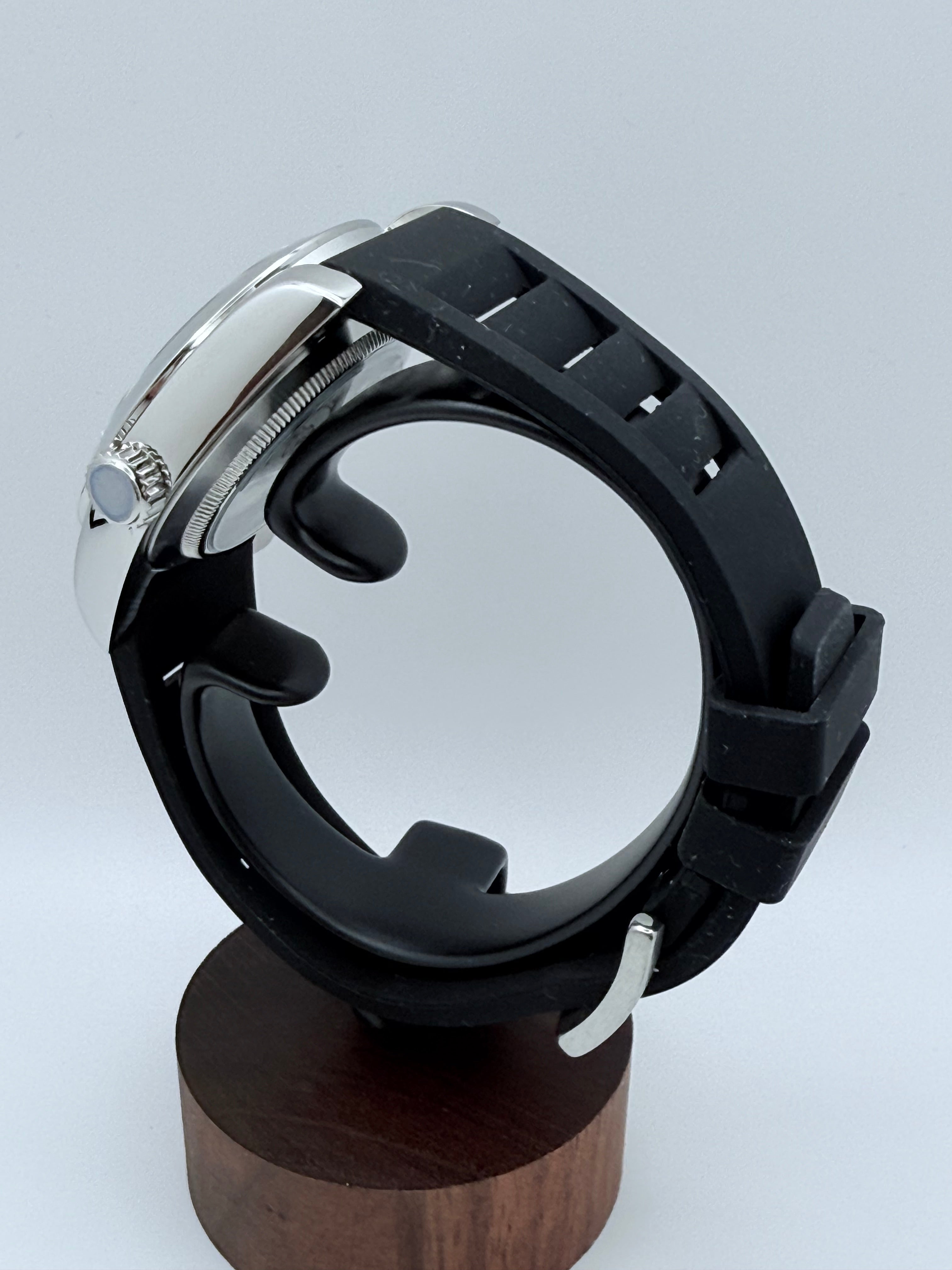 Trekker Field - Automatic Black