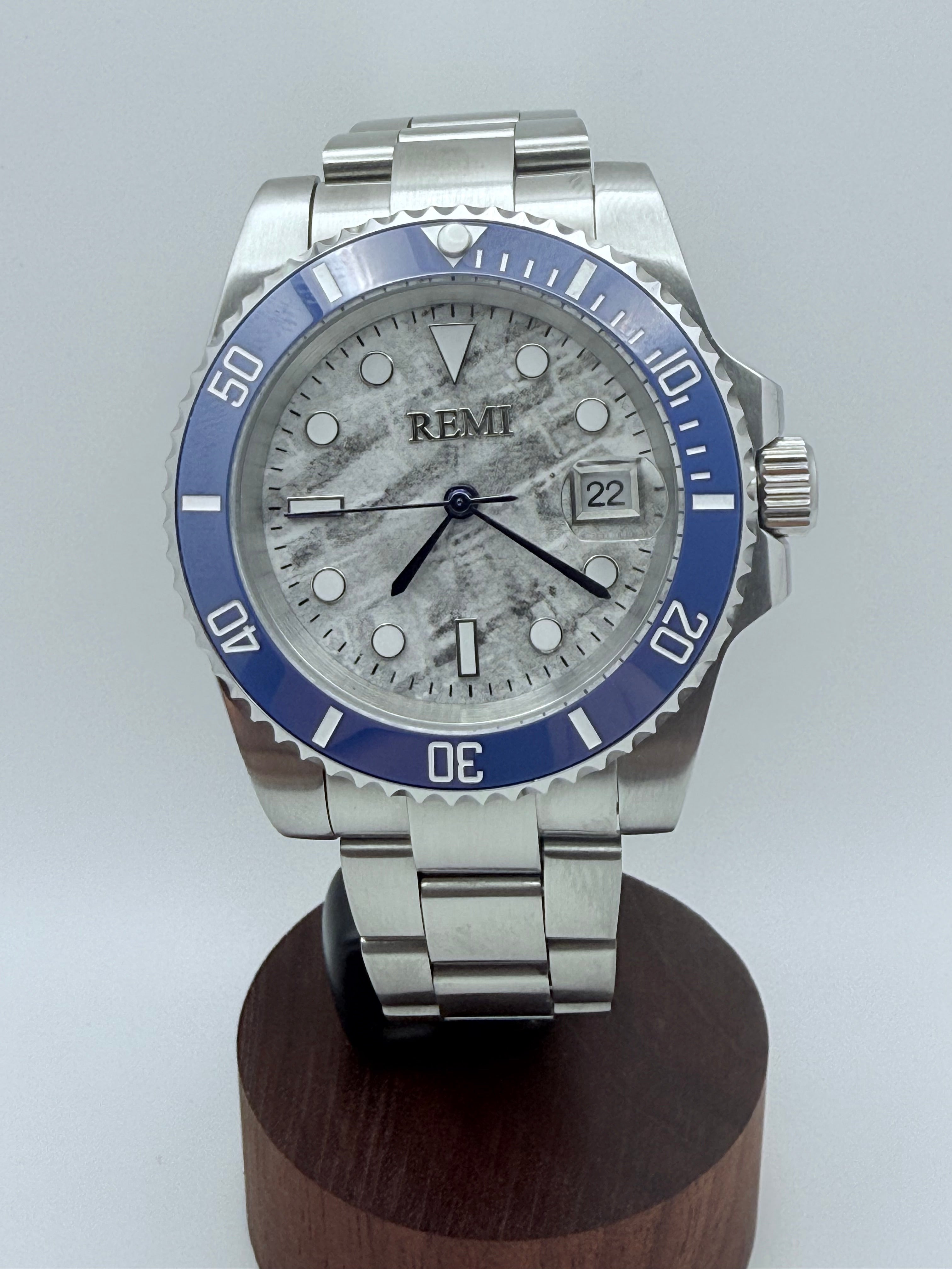 Atlantis Diver - Meteorite Dial