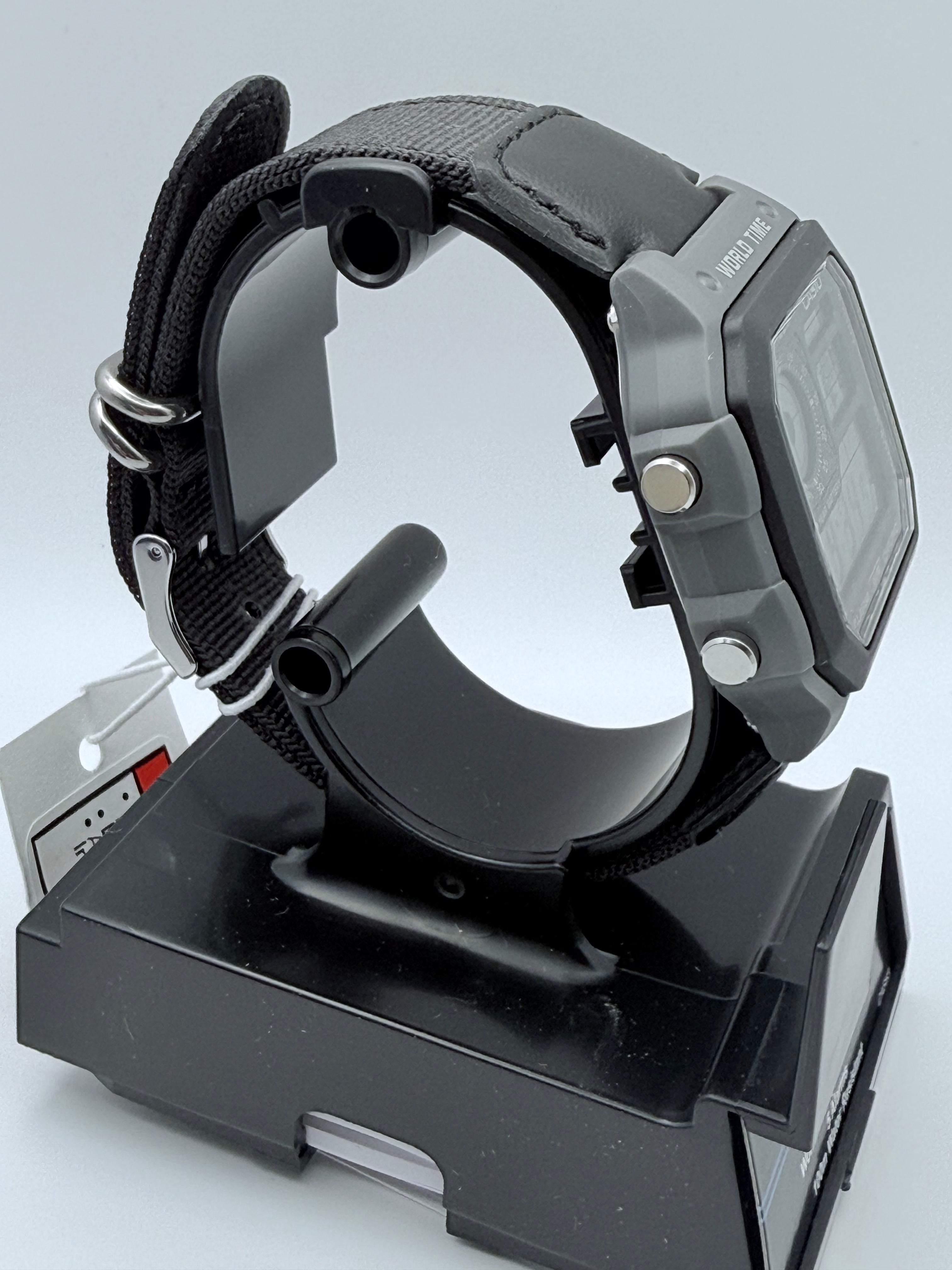 Casio AE1200-WBUH