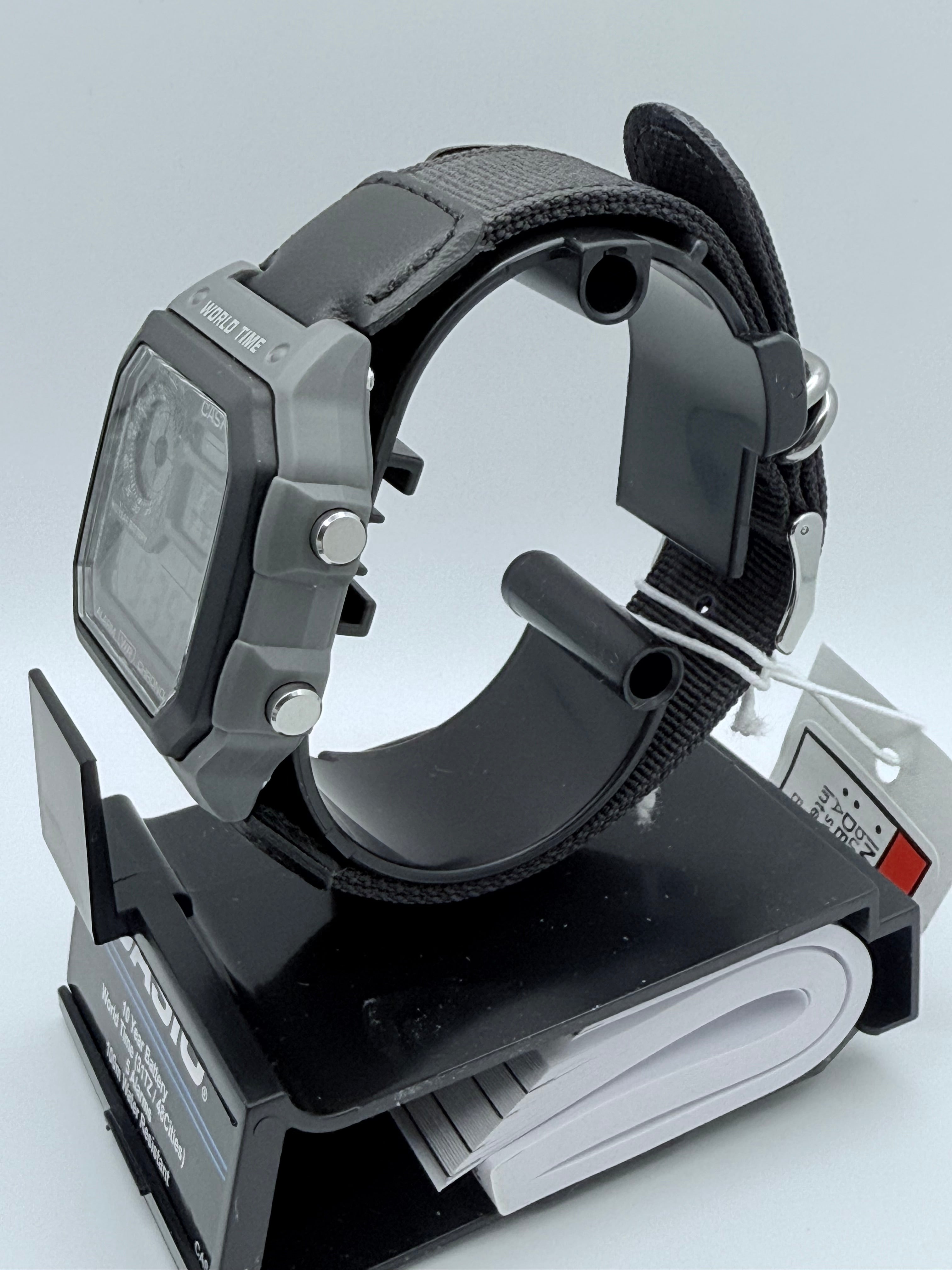Casio AE1200-WBUH