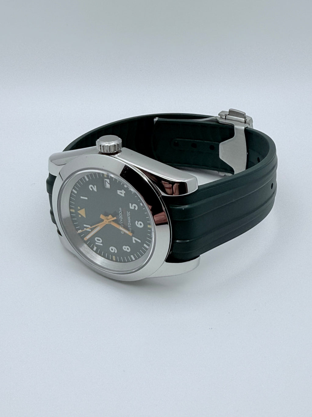Trekker Field - Automatic Green