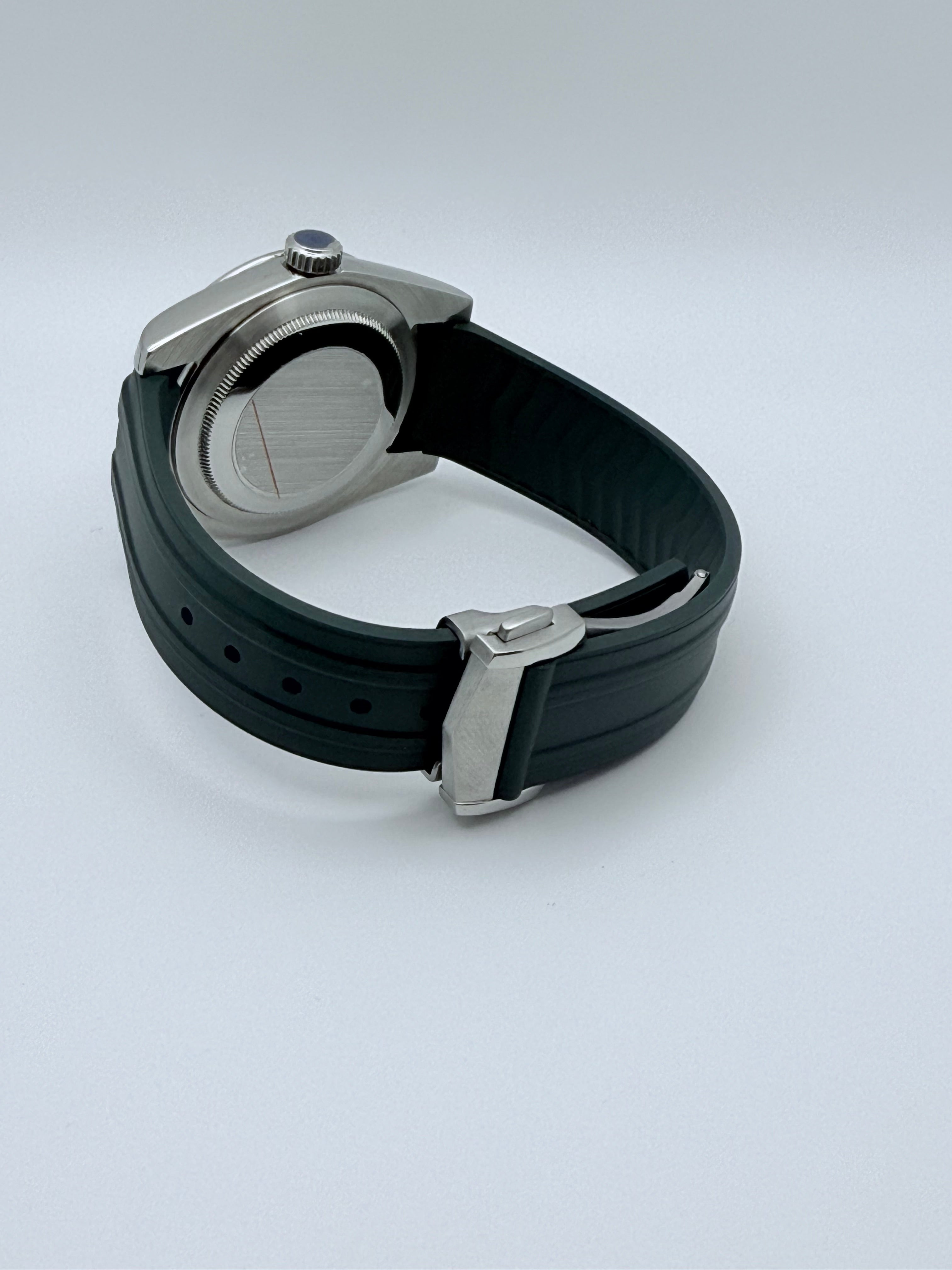 Trekker Field - Automatic Green